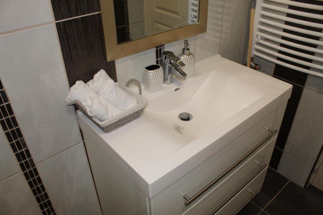 Sunny House Apartman Сегед Екстериор снимка
