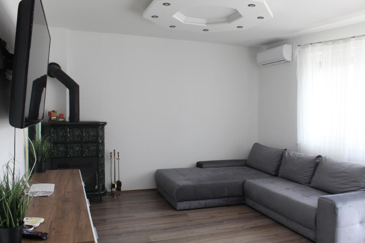 Sunny House Apartman Сегед Екстериор снимка