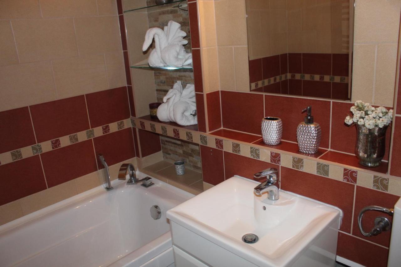 Sunny House Apartman Сегед Екстериор снимка