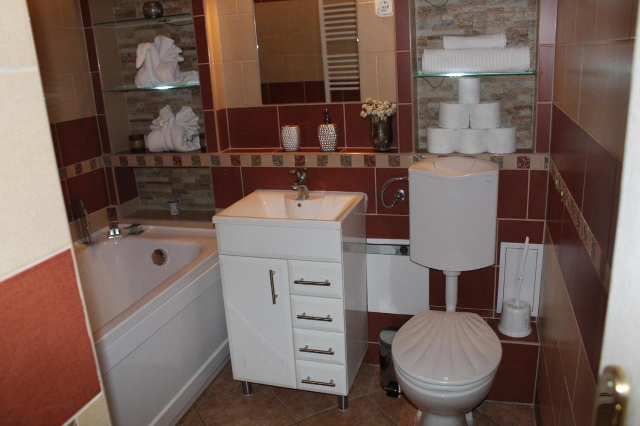 Sunny House Apartman Сегед Екстериор снимка